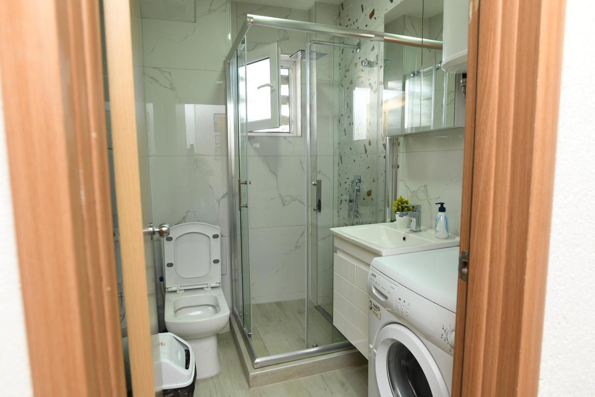 Cinema Vardar Apartment Skopje Bagian luar foto