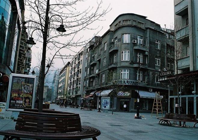 Cinema Vardar Apartment Skopje Bagian luar foto