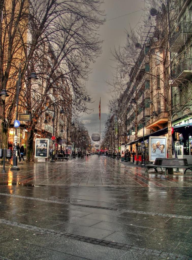 Cinema Vardar Apartment Skopje Bagian luar foto
