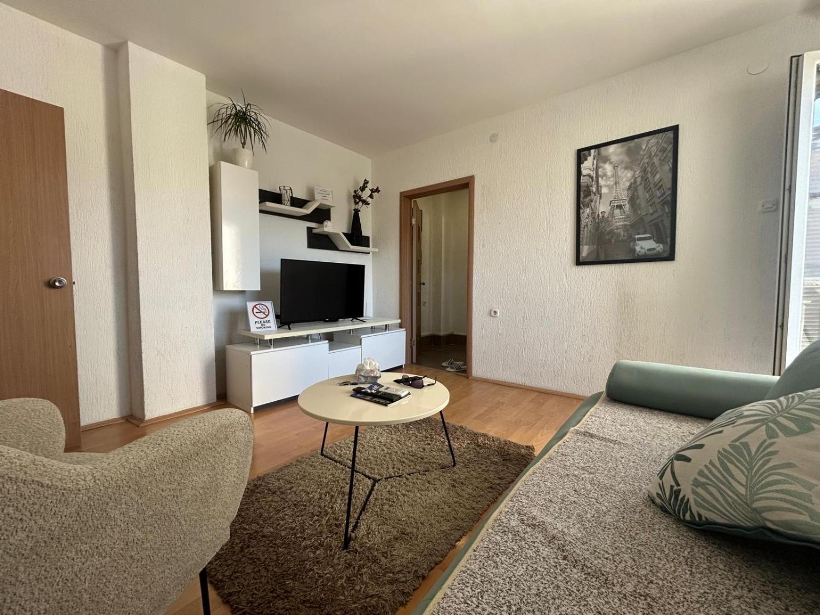 Cinema Vardar Apartment Skopje Bagian luar foto